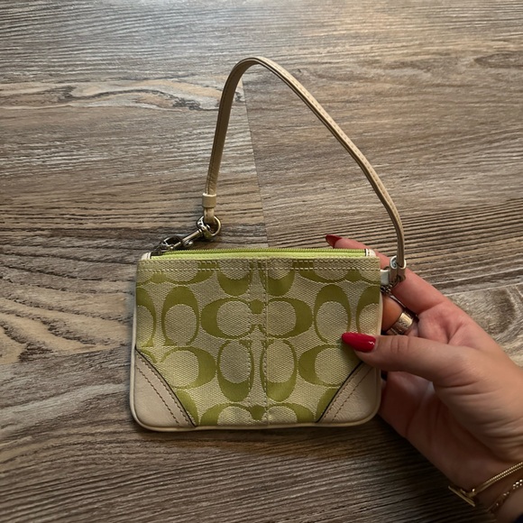 Vintage Mini Coach Lime Green and Cream Wristlet - Picture 1 of 5